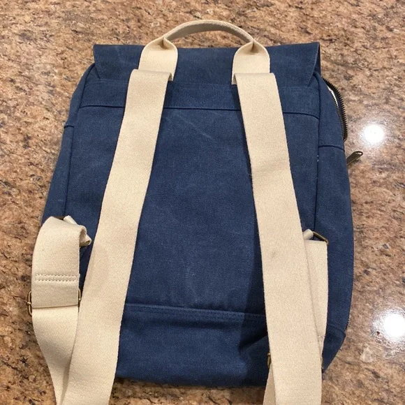 Backpack - Picture 3 of 3